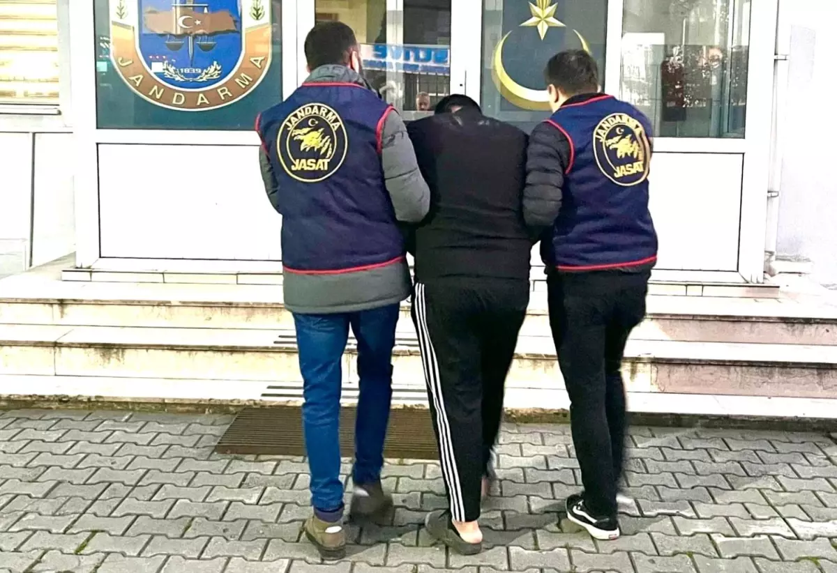 samsunda-uyusturucu-sucundan-iki-kisi-yakalandi-l38a3Oeb.jpg