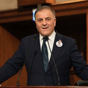 ibb baskanvekili nuri aslan delikli tastan gecerken yaptiginiz dualarda zindanlarda esir tutulan demirtasi imamoglunu eksik etmeyin UrwAI94L