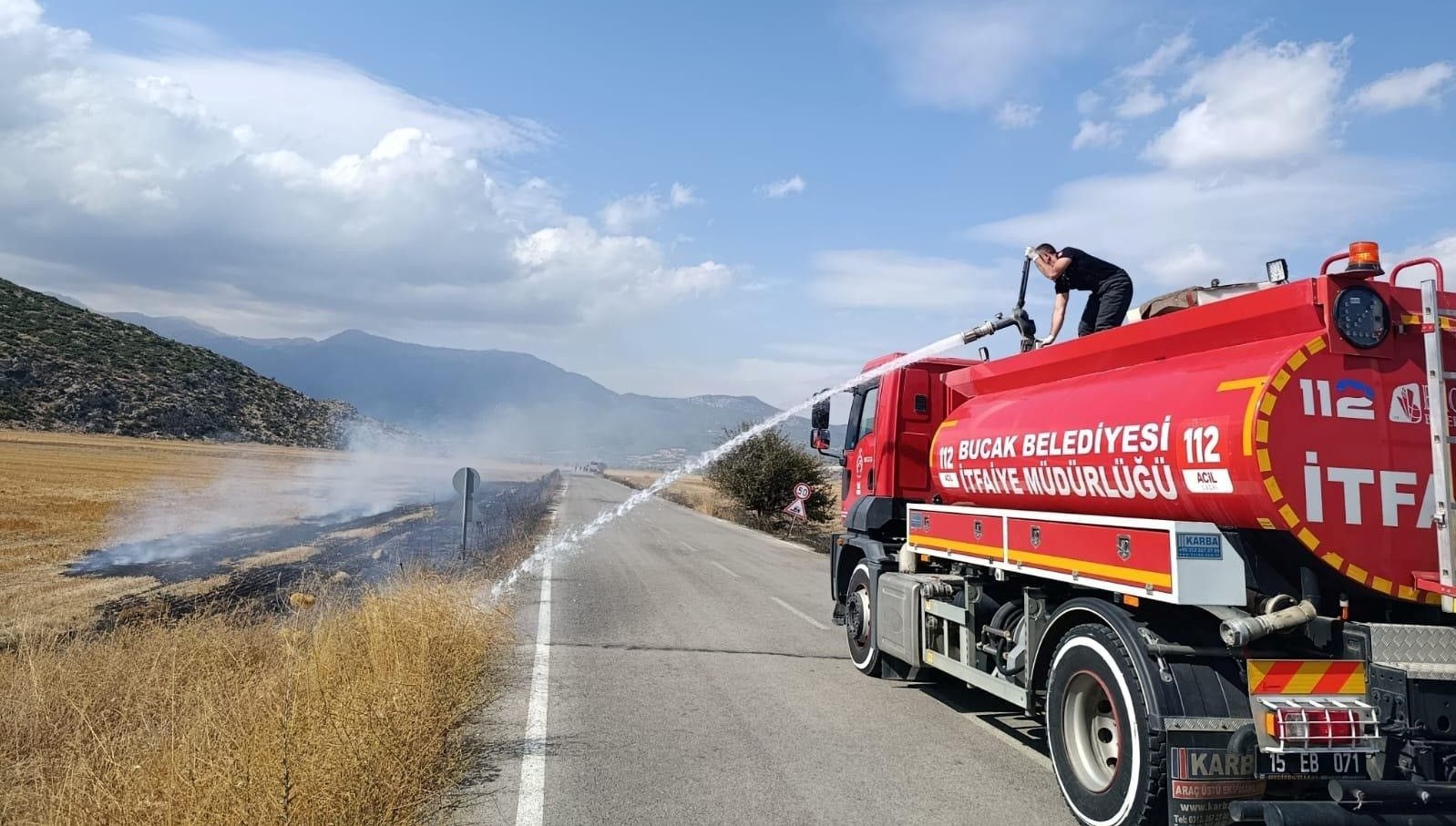 burdur bucaktaki yangin buyumeden sonduruldu 8mJDBShC