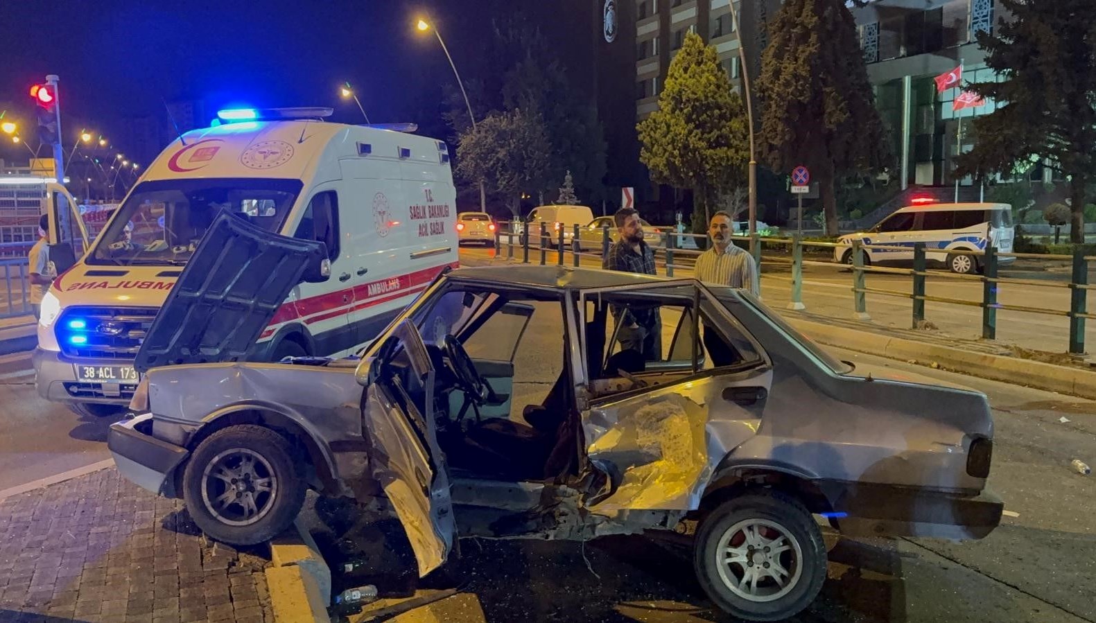 otomobil ortadan bukuldu CqKSfnY5