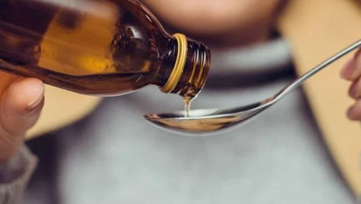 11 cocugun ani olumunde oksuruk surubu suphesi doktor gozaltinda surubun satisi yasaklandi OCi6wZLl