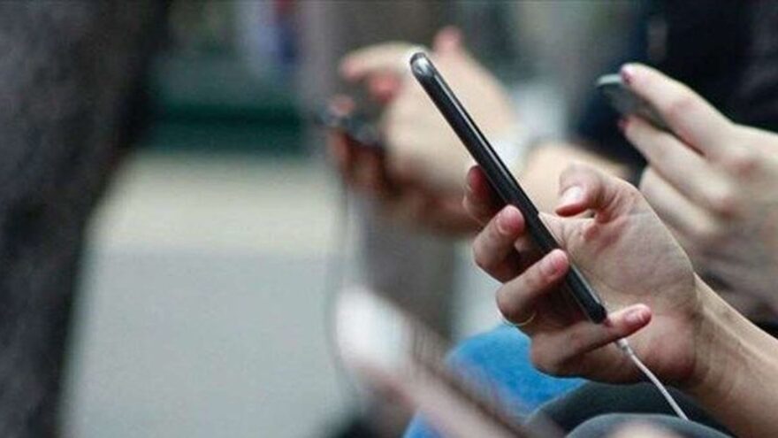 Akıllı Telefon Pazarında Tarihi Daralma: 2026 Yılına Dair Alarm Zilleri