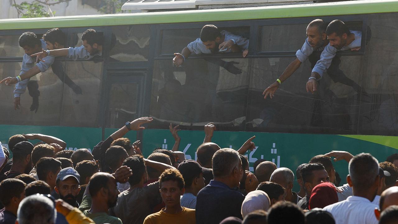 İsrail, Gazze’den alıkoyduğu 60 Filistinli esiri serbest bıraktı