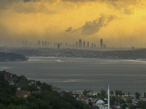 Istanbulda etkili olan firtina hayati olumsuz etkiledi VfdpXhuC